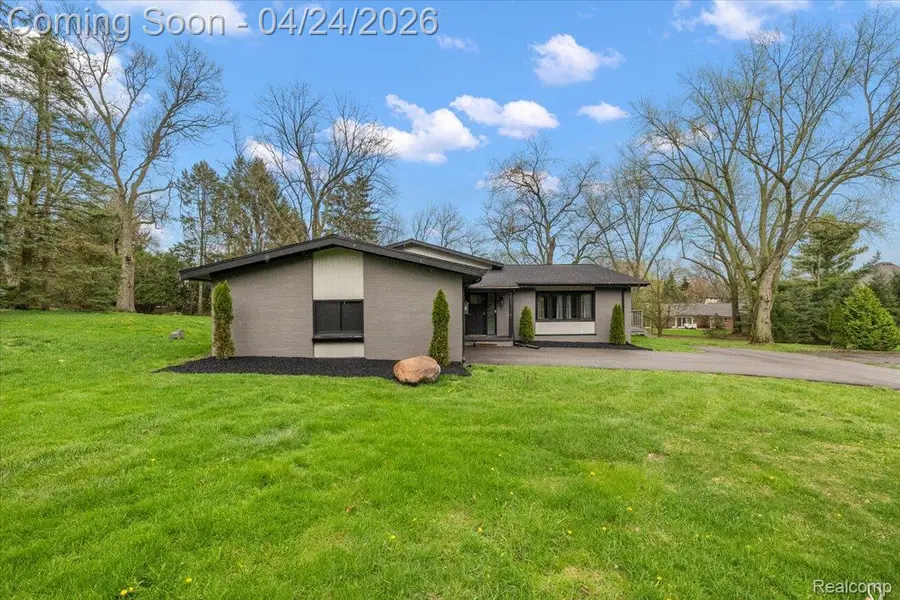 4389 Charing Way, Bloomfield, MI 48304 - #2