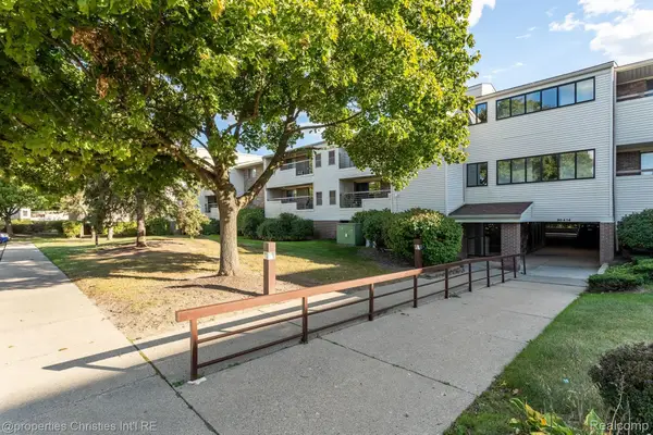 30414 Orchard Lake Road #13, FarmingtonHills, MI 48334