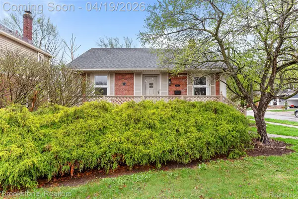 719 W 12 Mile Road, RoyalOak, MI 48073