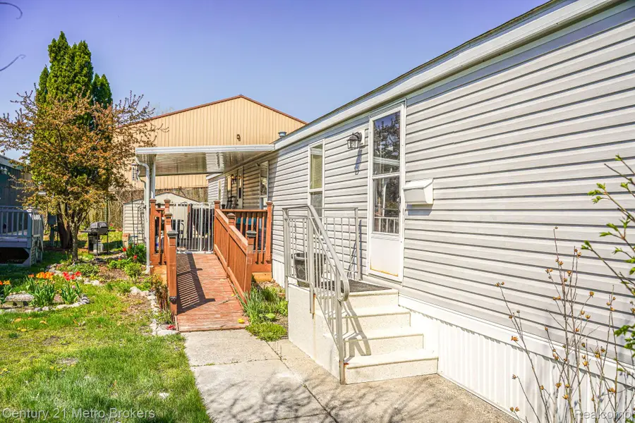 831 N Pontiac Trail #37, Walled Lake, MI 48390 - #2