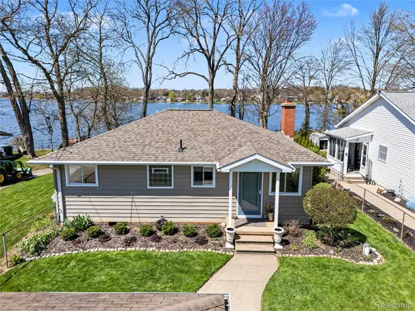 3504 Loon Lake Court, Linden, MI 48451