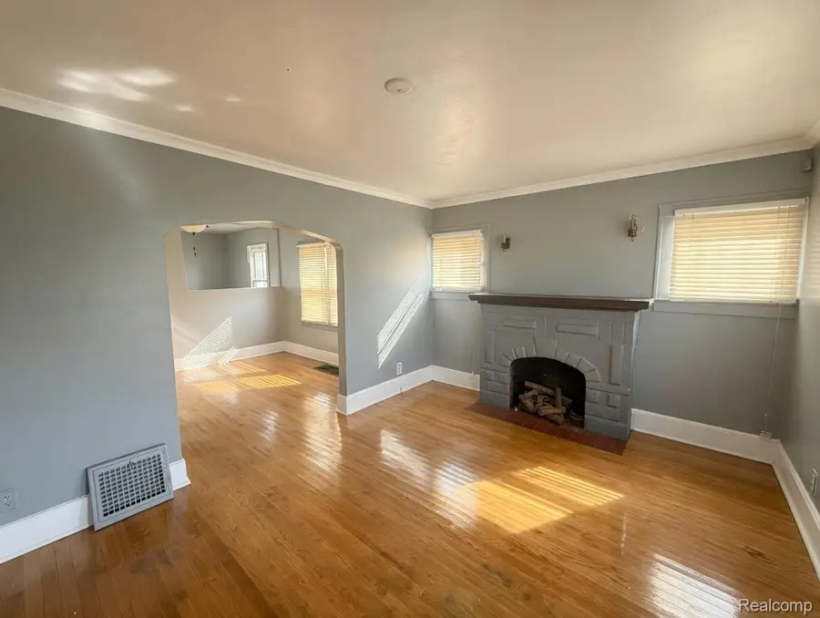 614 E Marengo Avenue, Flint, MI 48505 - #2