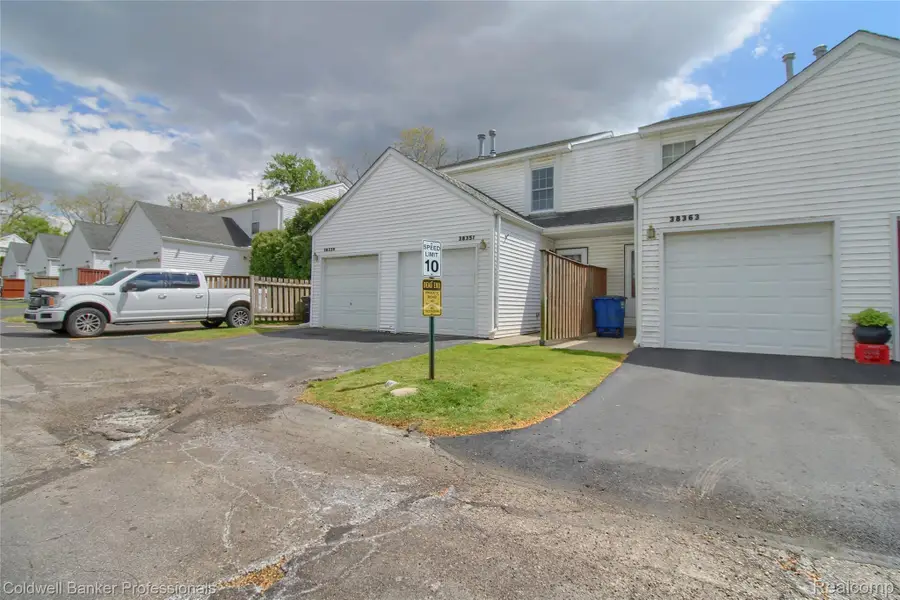 38351 Warner Farms Drive S, Westland, MI 48185 - #2
