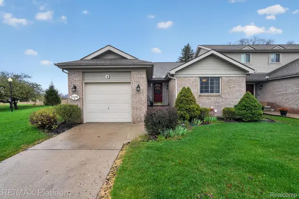 22290 Quail Run Circle #6, SouthLyon, MI 48178