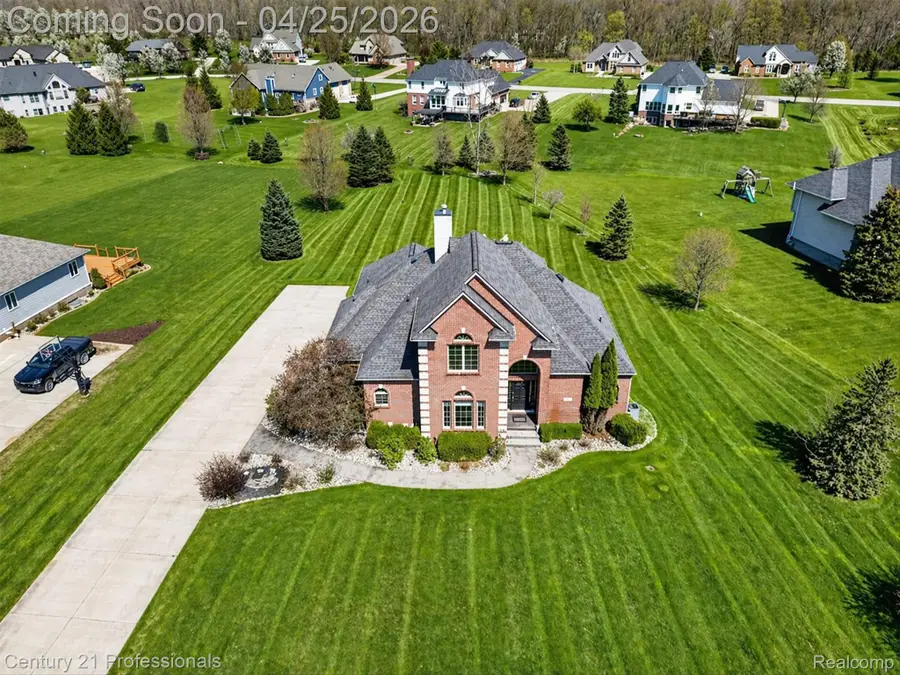 163 W Auburn Trail, Brighton, MI 48114 - #2