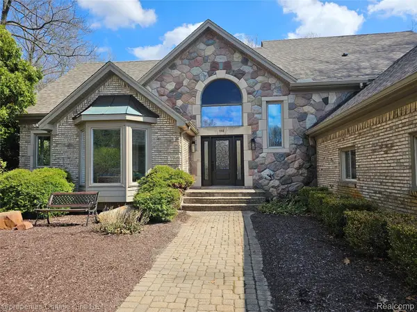 1168 Eagle Nest Drive, Milford, MI 48381