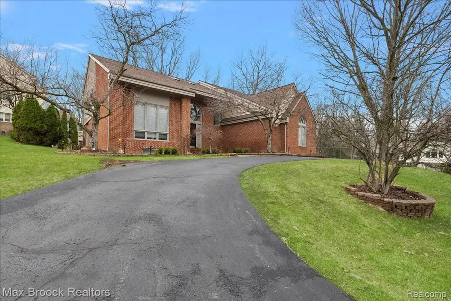 2295 Shore Hill Drive, West Bloomfield, MI 48323 - #2