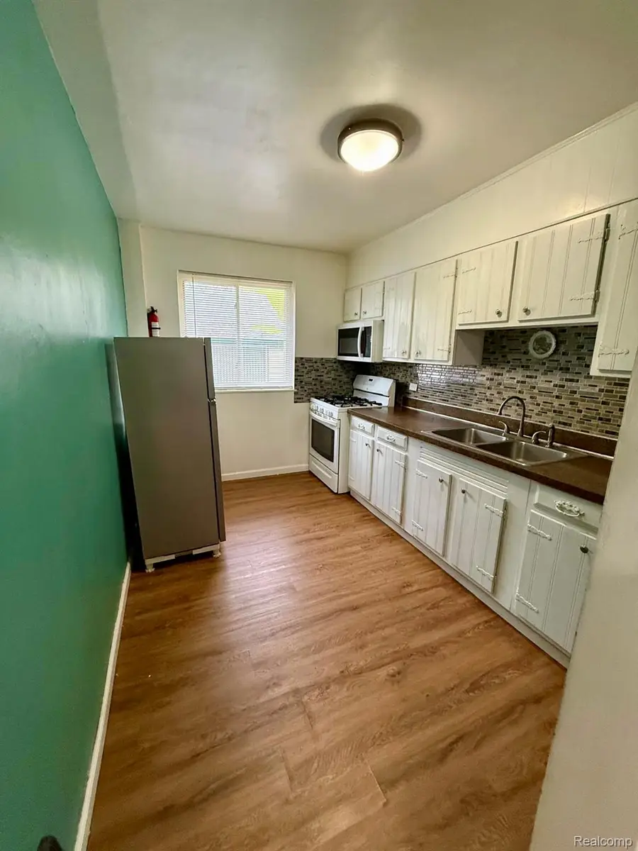1516 Kent Street, Flint, MI 48503 - #3