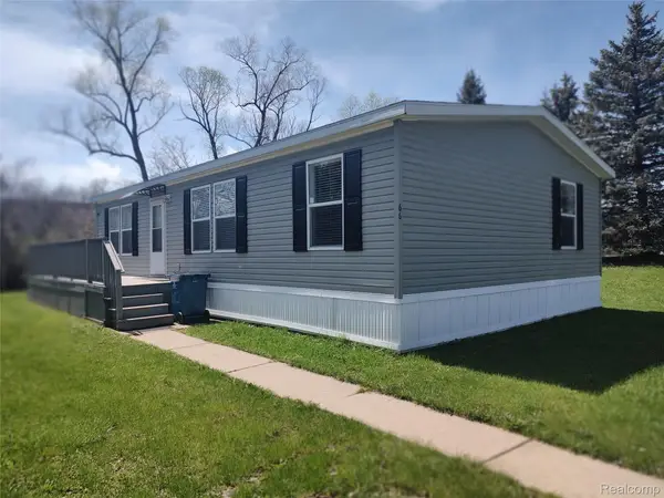 66 Grey Fox Court, GrandBlanc, MI 48439