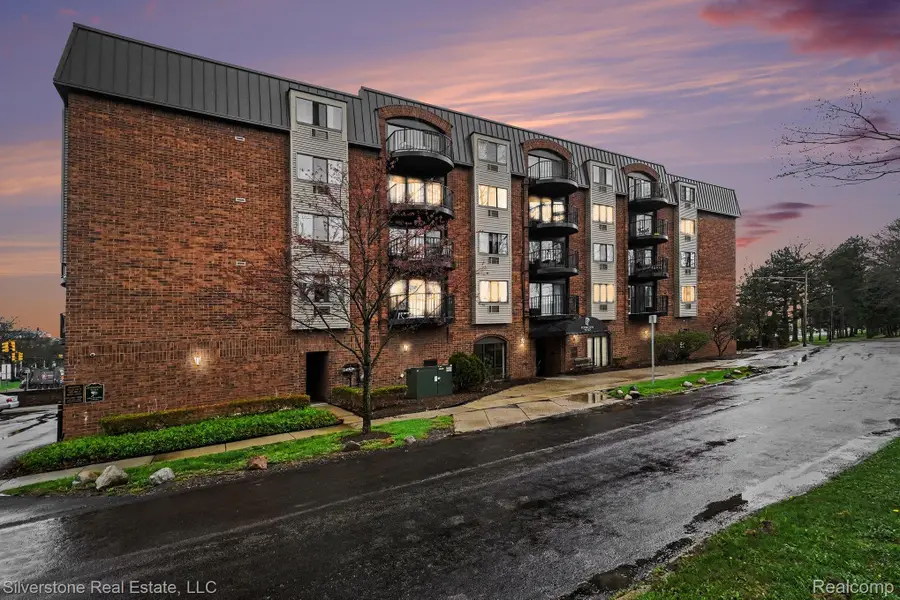 35300 Woodward Avenue, Birmingham, MI 48009 - #2