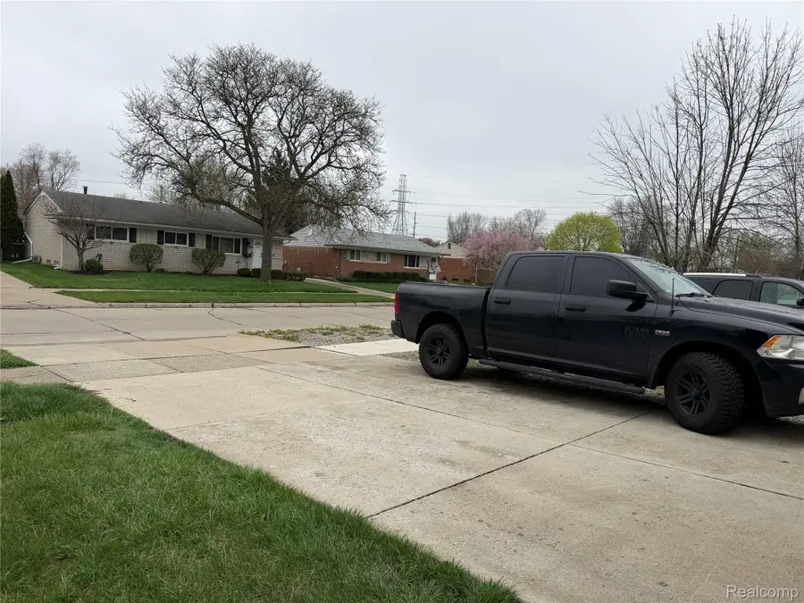 38604 Maes Street, Westland, MI 48186 - #3