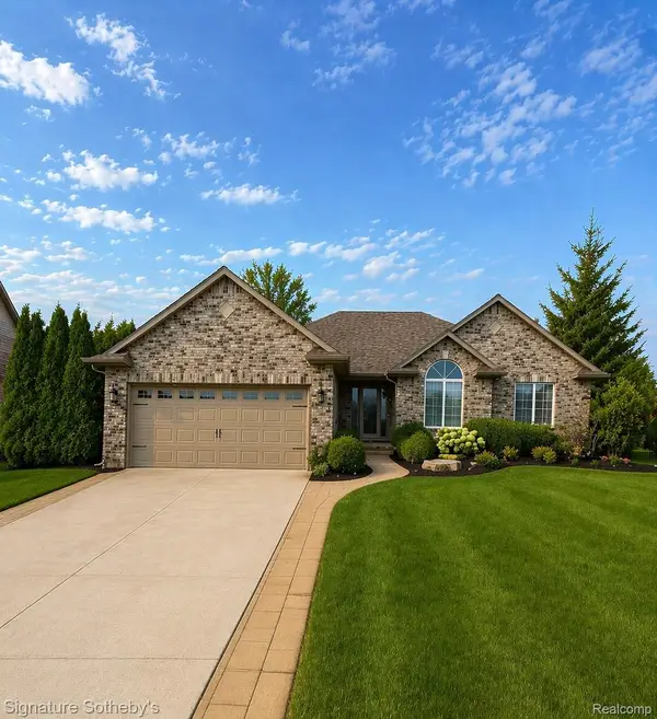 31141 White Oak Court, Chesterfield, MI 48047