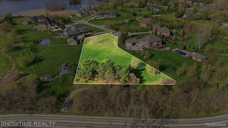 69225 Lake Point Court, Romeo, MI 48065 - #2