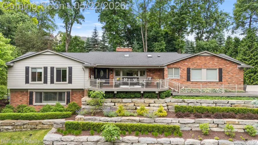 4571 W Grindley Court Nw, Bloomfield, MI 48302 - #2