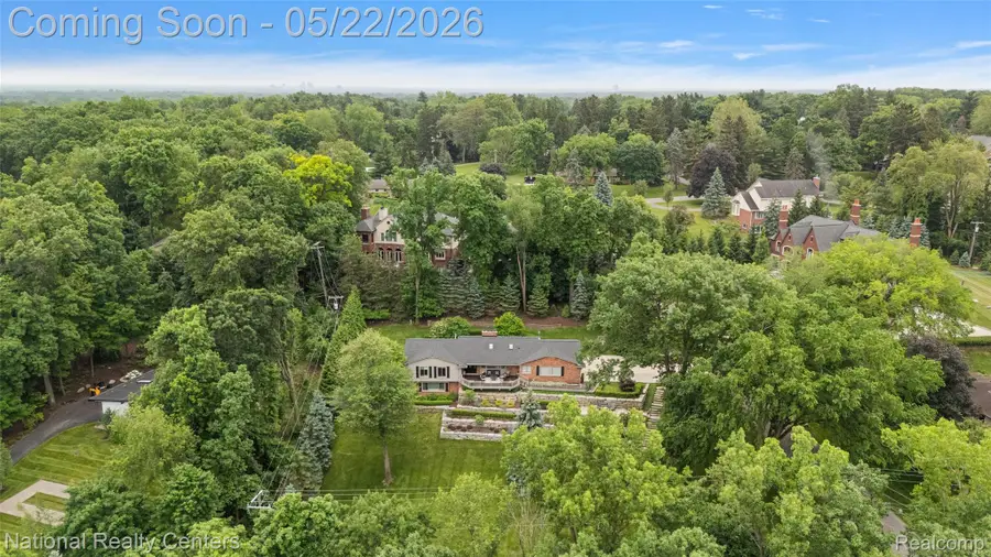 4571 W Grindley Court Nw, Bloomfield, MI 48302 - #3