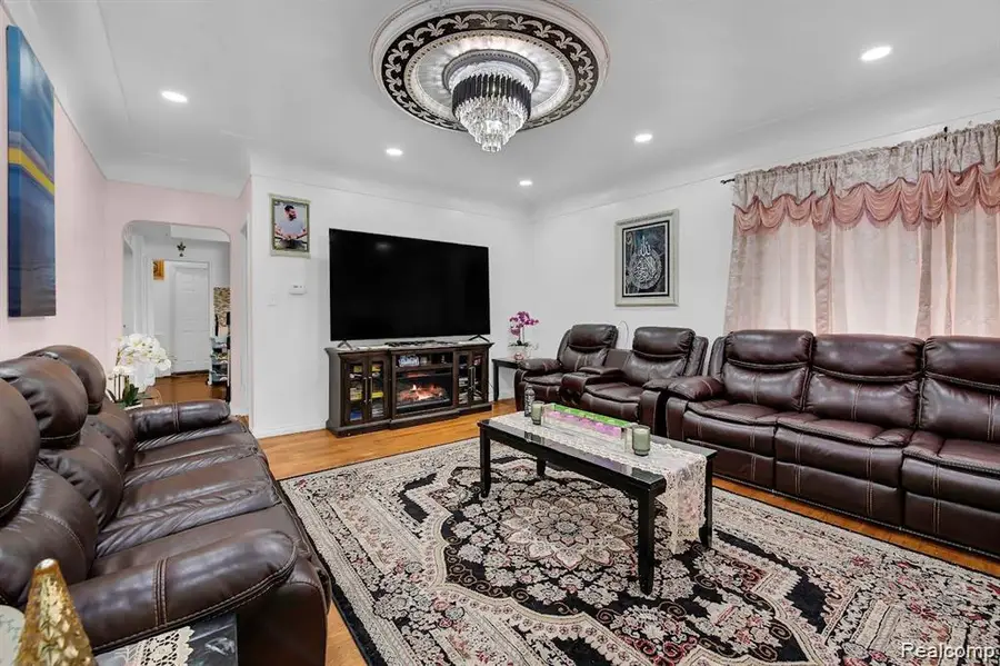 7349 Warwick Street, Detroit, MI 48228 - #3