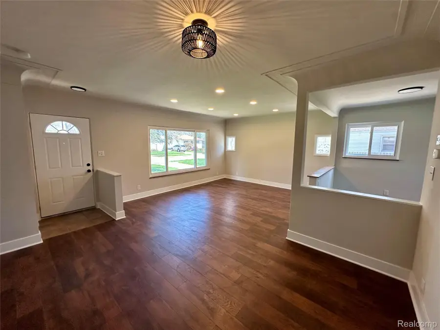 7254 Gerald Avenue, Warren, MI 48092 - #3