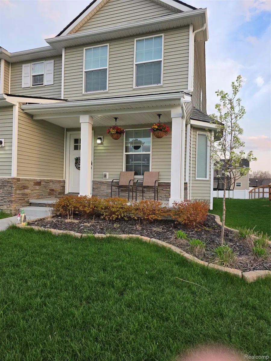 683 Goldfinch Lane, Milan, MI 48160 - #2