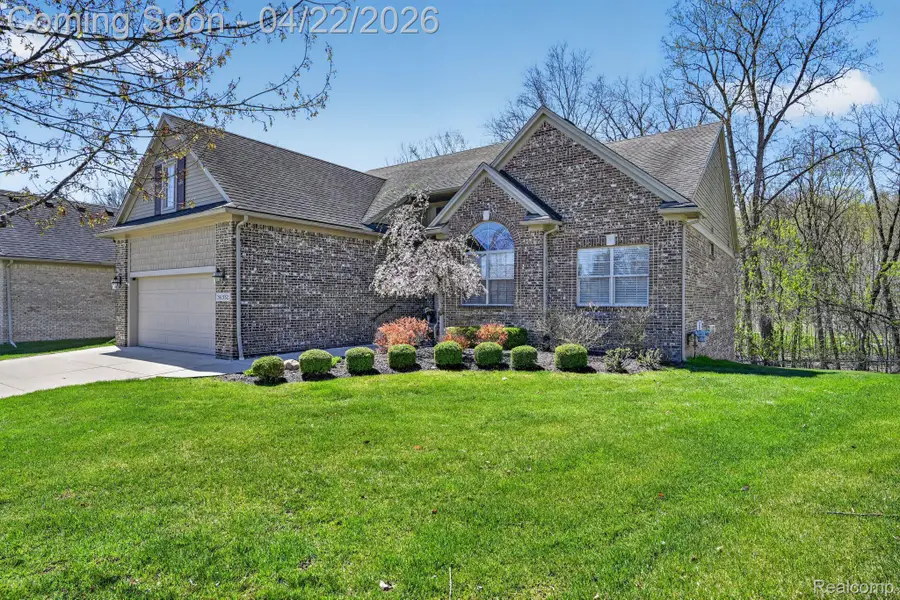 36332 Fairway Drive, Livonia, MI 48152 - #2
