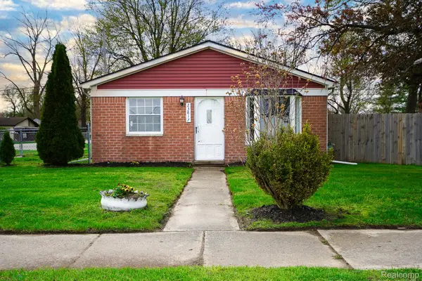 23817 Bredow Avenue, Trenton, MI 48174