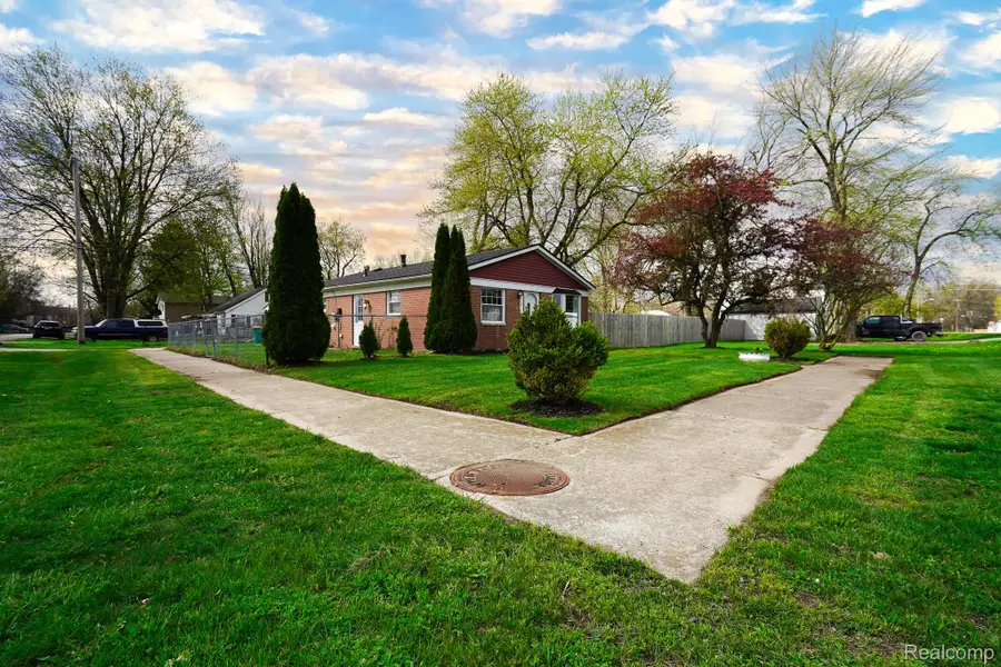 23817 Bredow Avenue, Brownstown, MI 48174 - #2