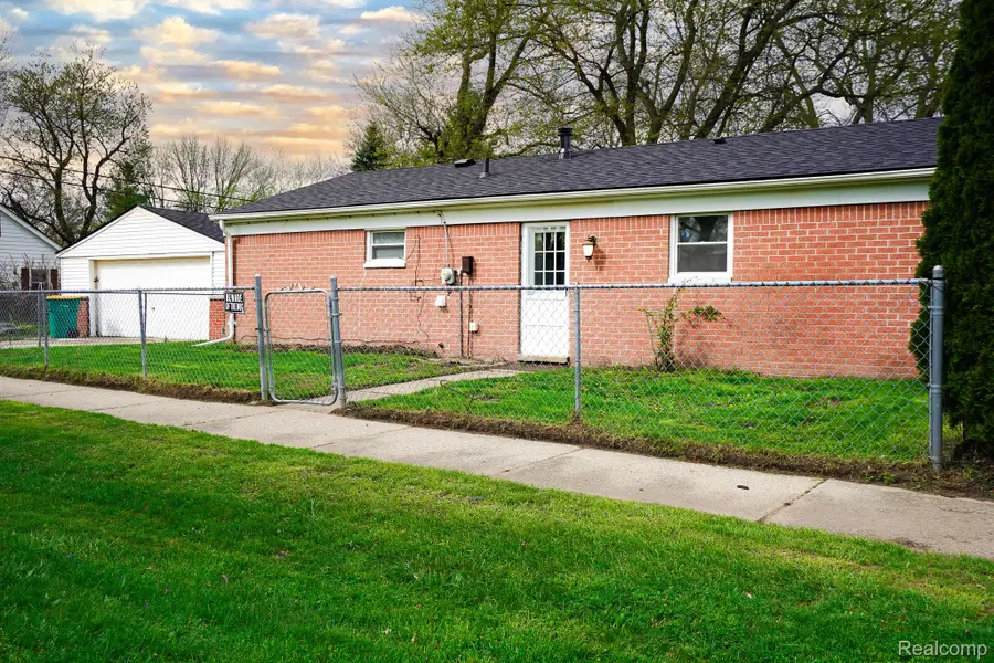 23817 Bredow Avenue, Brownstown, MI 48174 - #3