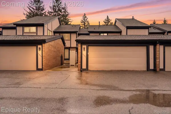 5205 Potomac Run N, WestBloomfield, MI 48322