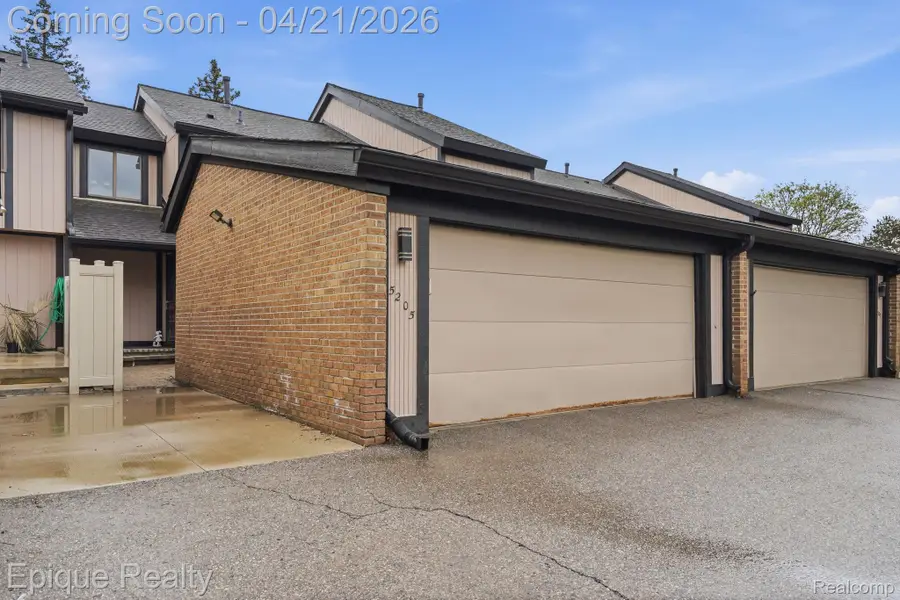5205 Potomac Run N, West Bloomfield, MI 48322 - #2