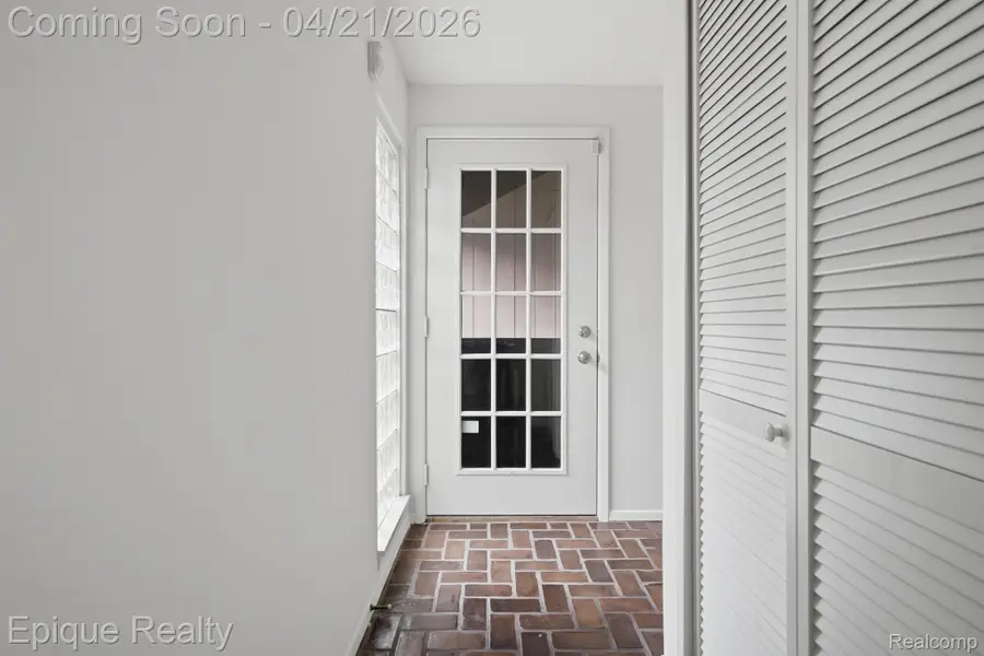 5205 Potomac Run N, West Bloomfield, MI 48322 - #3