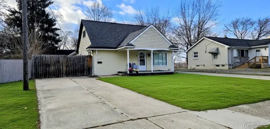 24653 Eureka Avenue, Warren, MI 48091 - #2