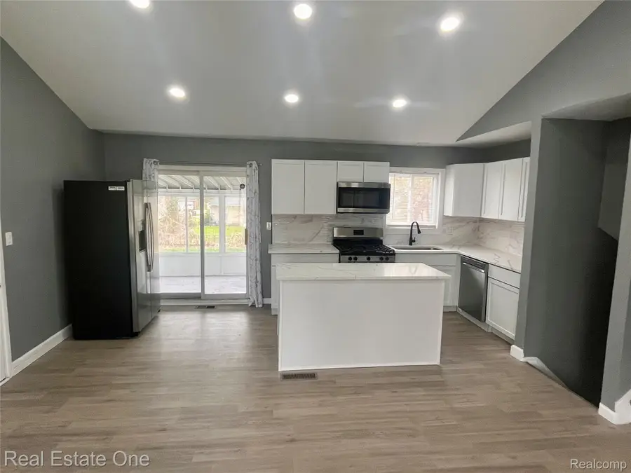 8650 Cedar Court, Ypsilanti, MI 48198 - #3