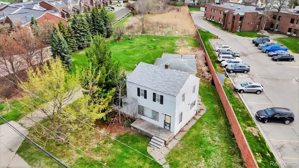 33420 Utica Road, Fraser, MI 48026