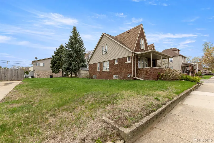 93 Perry Place, Wyandotte, MI 48192 - #3