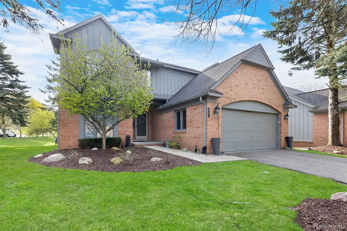 37814 Avon Lane, Farmington Hills, MI 48331 - #1