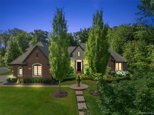 3071 Emeraude Court, Rochester, MI 48306