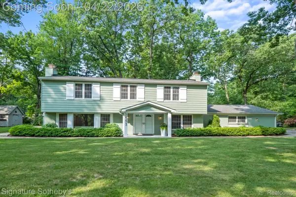 2593 S Christian Hills Drive, RochesterHills, MI 48309