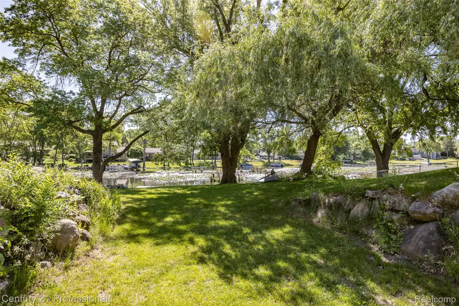 3251 Mann Road, Clarkston, MI 48346 - #3