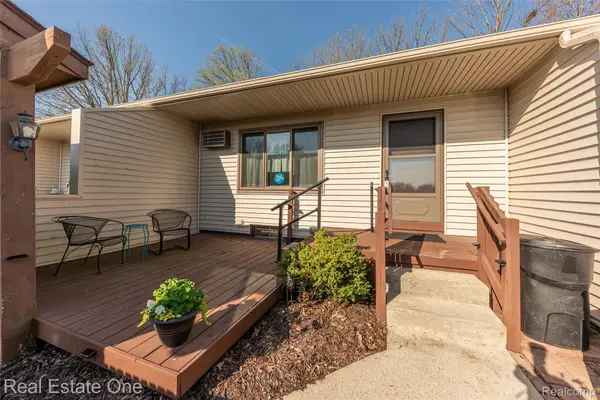 25803 Lexington Drive #4, SouthLyon, MI 48178