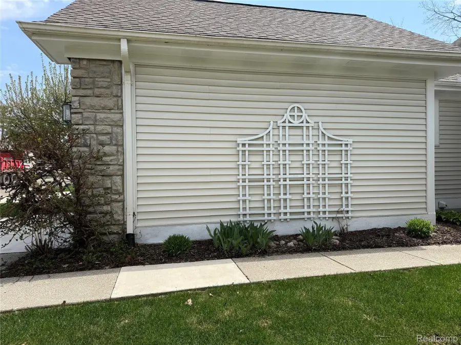 6573 Summit Ridge Court, Clarkston, MI 48346 - #2