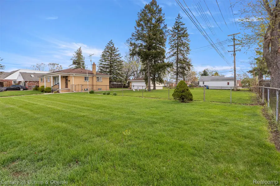 6450 N Lafayette Street, Dearborn Heights, MI 48127 - #3