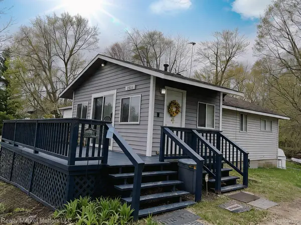 2543 Henry Road, Lapeer, MI 48446