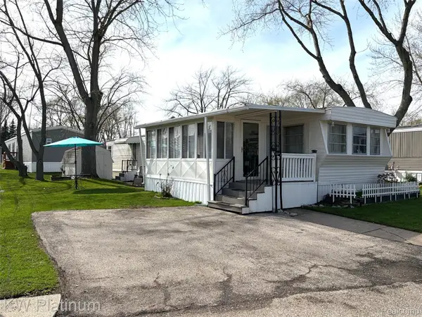 50 Mack Ave #71, Marysville, MI 48040