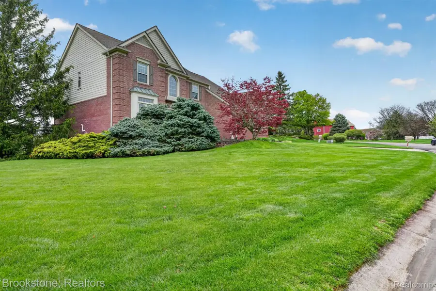 4054 Calumet Drive W, Rochester, MI 48306 - #2
