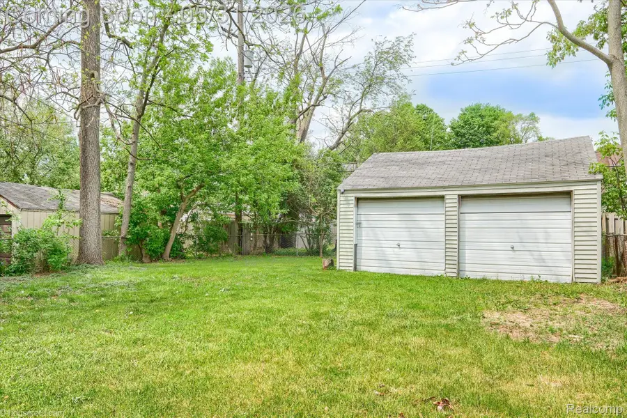 601 Mckinley Avenue, Flint, MI 48507 - #2