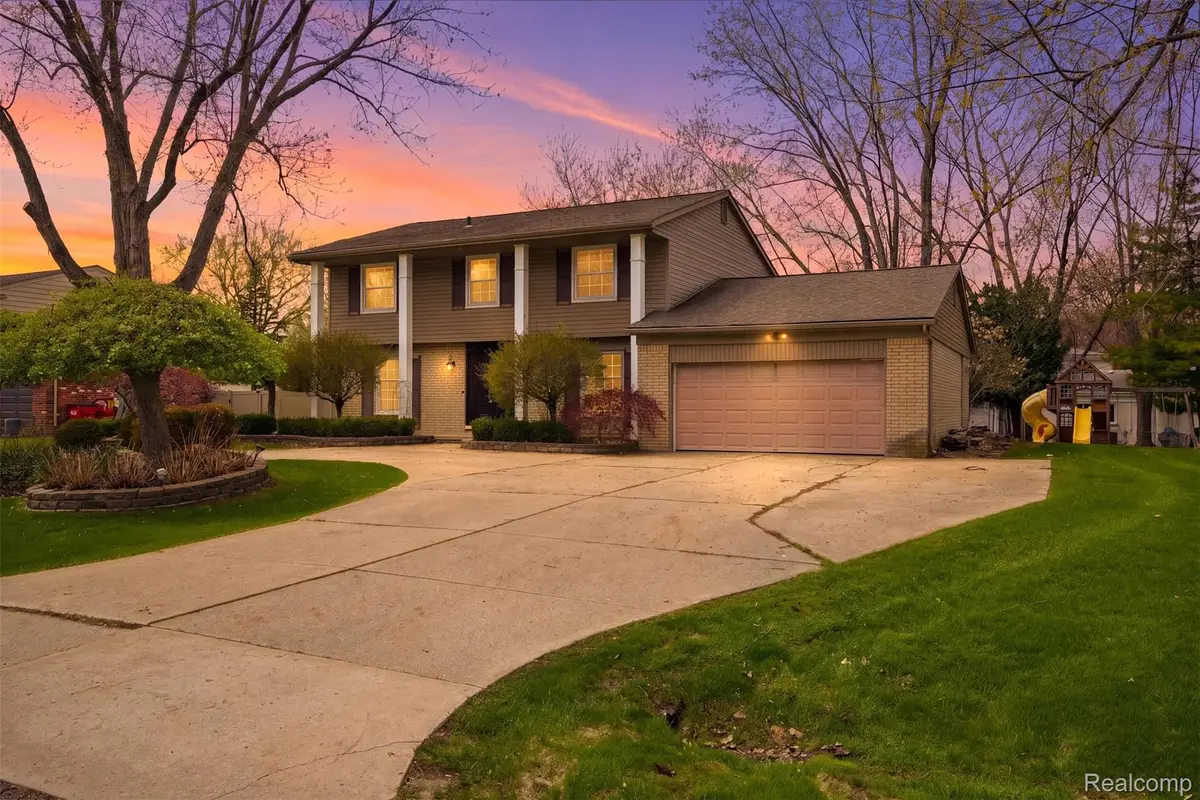 5701 Tequesta Court, West Bloomfield, MI 48323 - #1