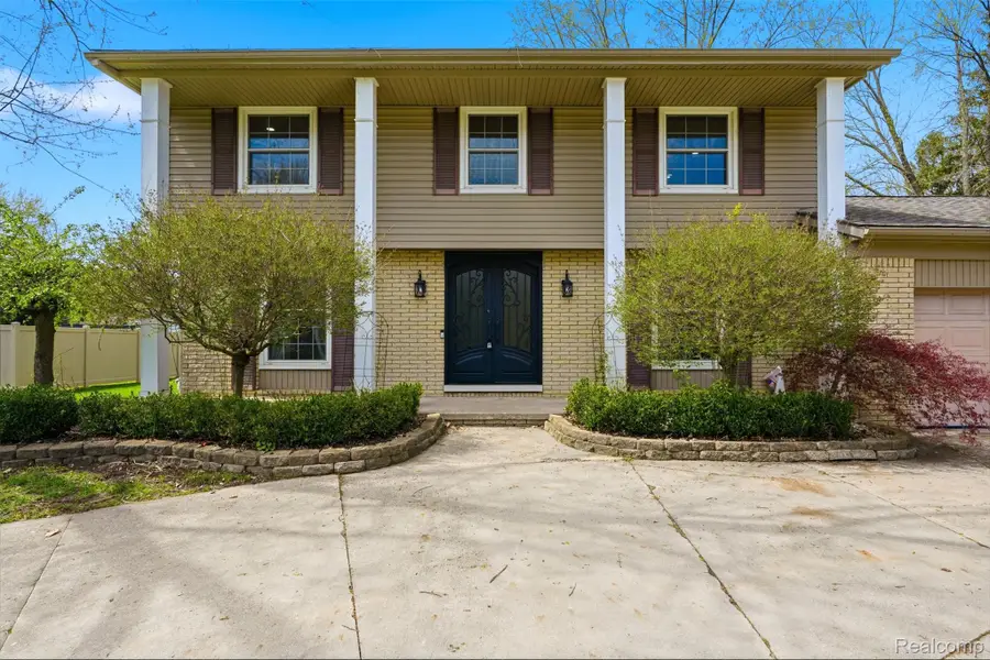 5701 Tequesta Court, West Bloomfield, MI 48323 - #3
