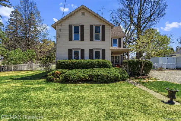 315 S West Street, Fenton, MI 48430