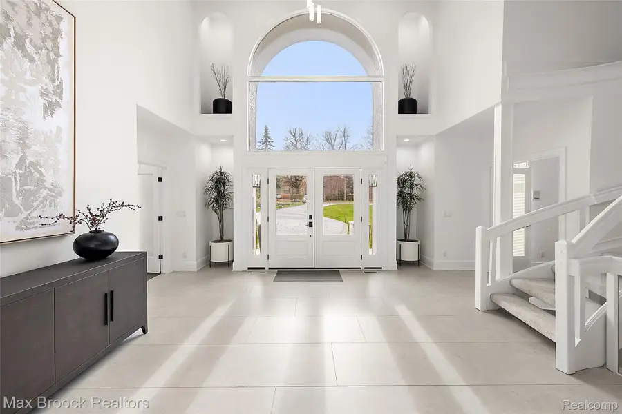 7515 Hiddenbrook Lane, Bloomfield, MI 48301 - #3