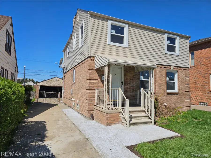 5215 Curtis Street, Dearborn, MI 48126 - #2