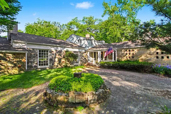 26580 Wellington Road, Franklin, MI 48025